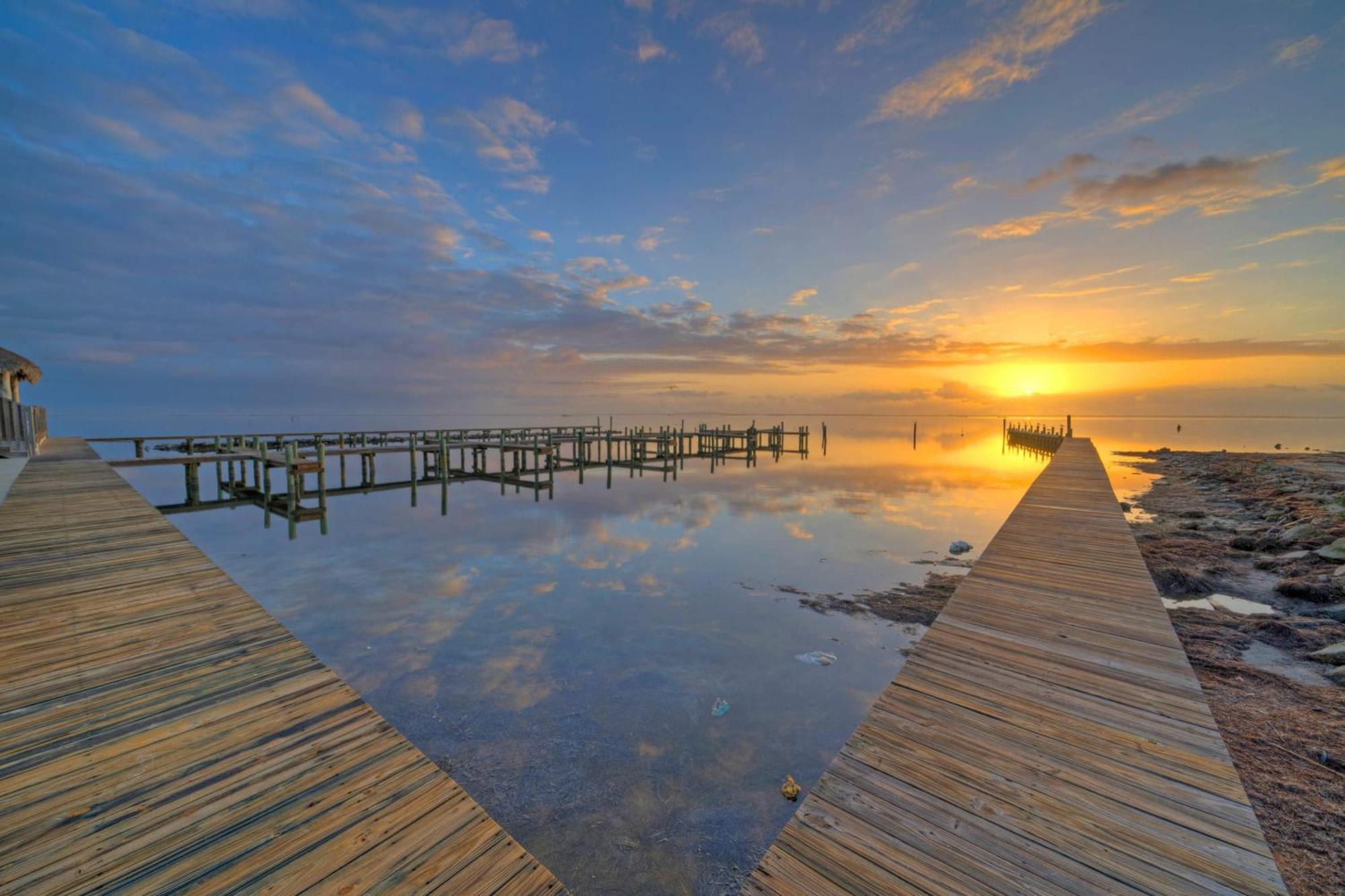 Big Slough By Avantstay Boat Dock Steps To Water Corpus Christi Exterior photo